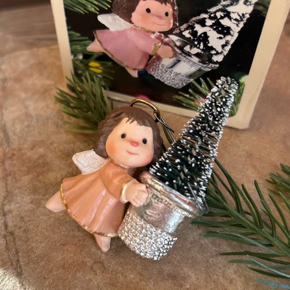 Hallmark Keepsake 1981 Thimble Pink Angel #4 Rare Ornament New in Box